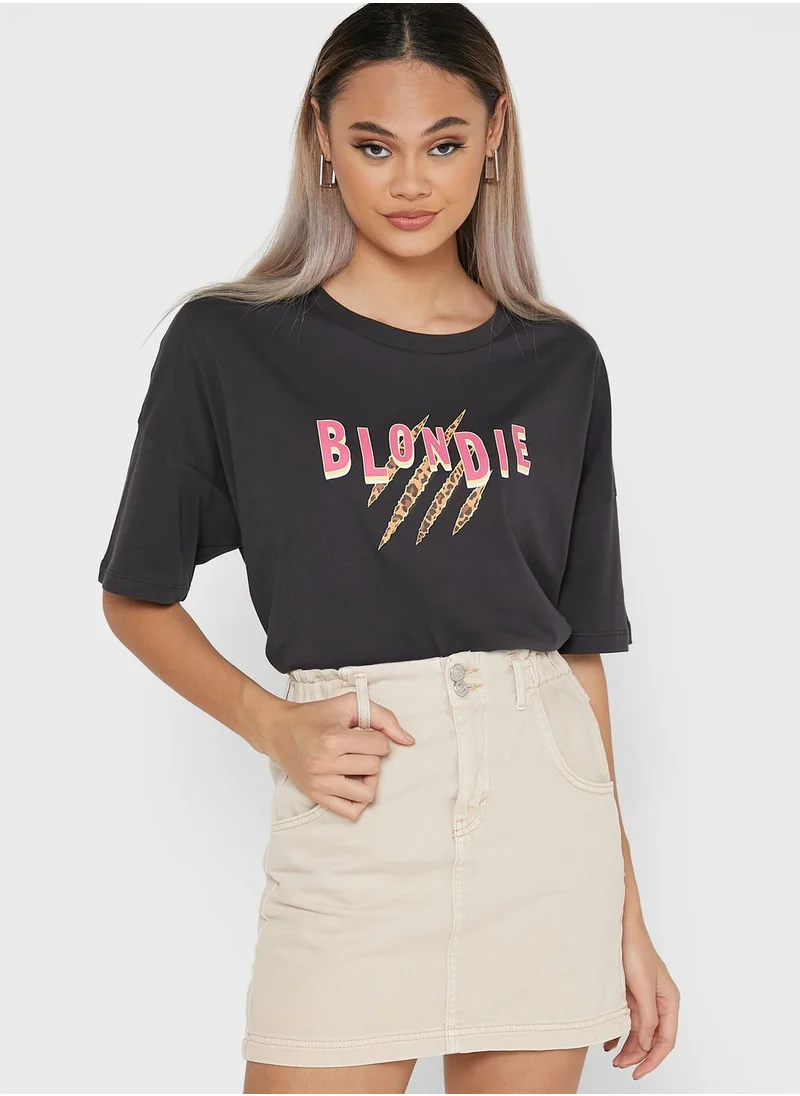 NOISY MAY Crew Neck Graphic T-Shirt