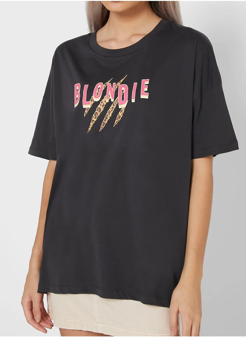 NOISY MAY Crew Neck Graphic T-Shirt