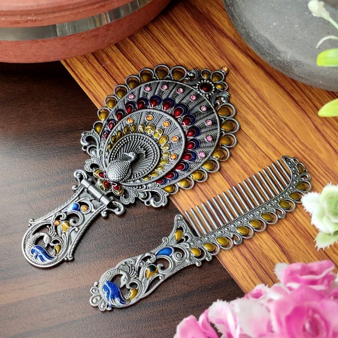 HAND MIRROR AND COMB SET ANTIQUE METAL MIRROR AND COMB IN OVAL SHAPE HANDHELD MIRROR FOR MAKEUPHANDICRAFT METAL COMB AND MIRROR