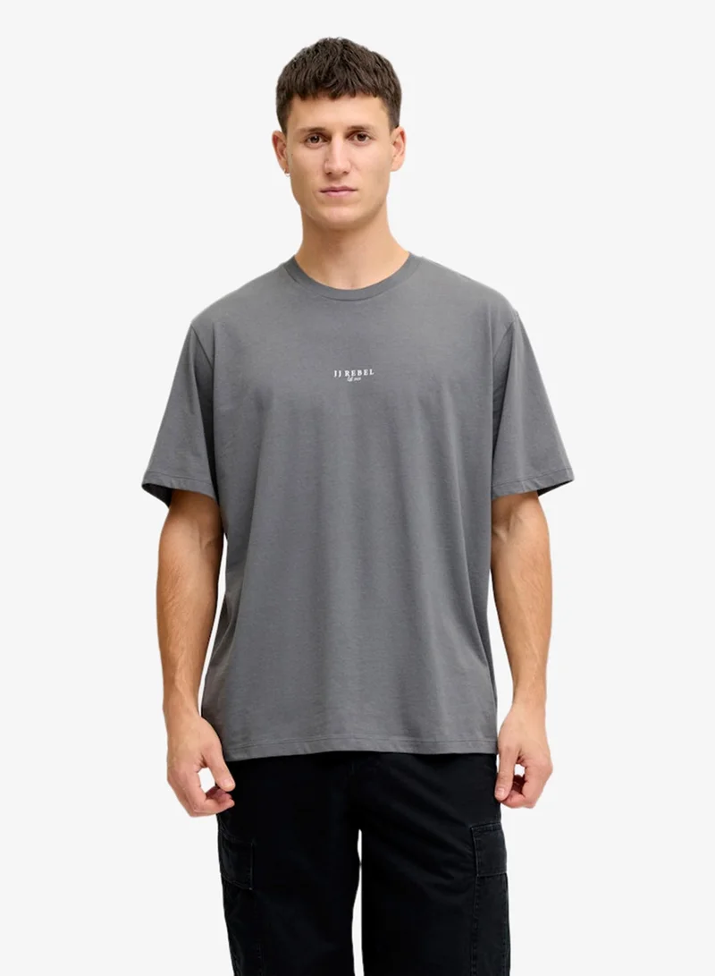 جاي جاي ريبل تيشيرت بياقة دائرية وطبعة جرافيك