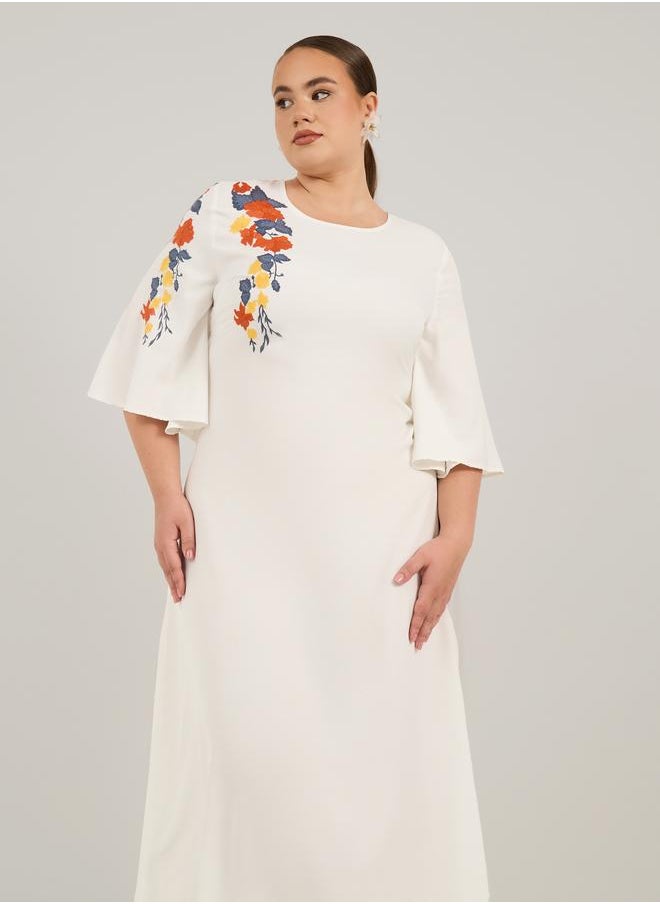 Styli Styli Plus Size Embroidered 3/4 Sleeves A-Line Midi Dress  - Image 3