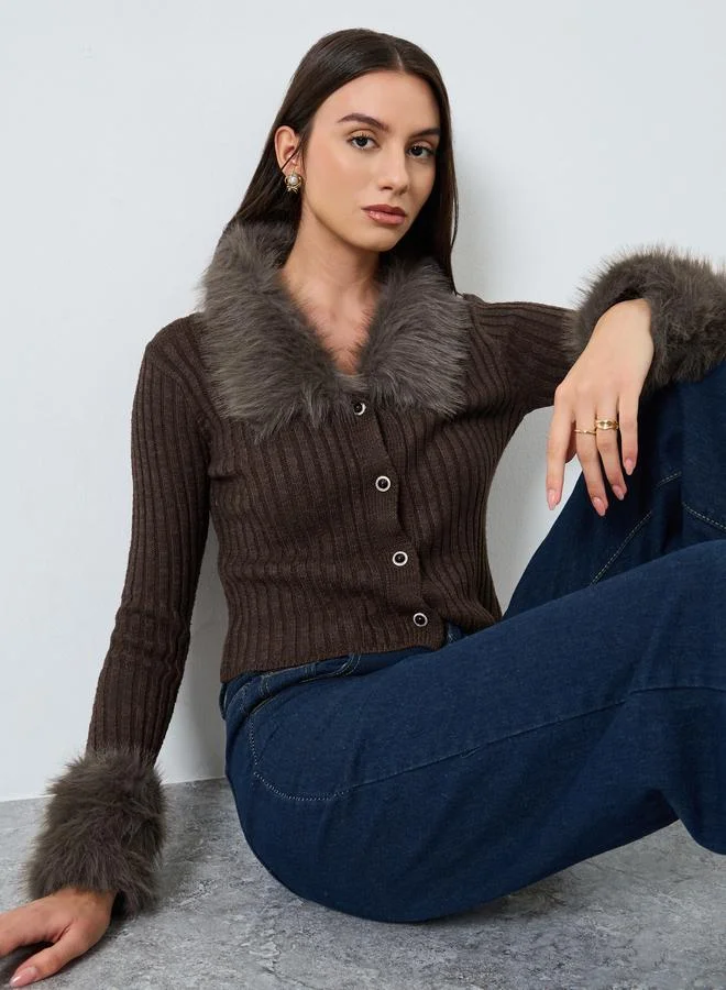 تايك تو كارديغان بني قهوة مزين بفرو صناعي