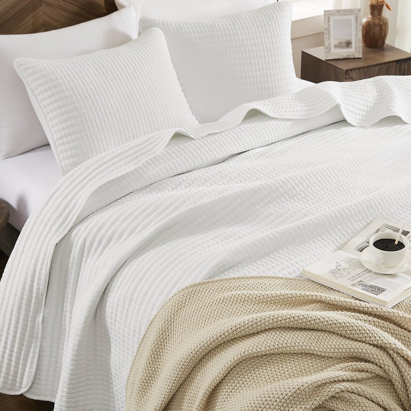 WRENSONGE White King Size Quilt Bedding Sets-3 Pieces Lightweight Bedspreads Summer Coverlet for All Season, Soft King Quilt Bedding Set with 2 Pillow Shams Suitable for Bed, Couch, Quilt Blanket - Image 2