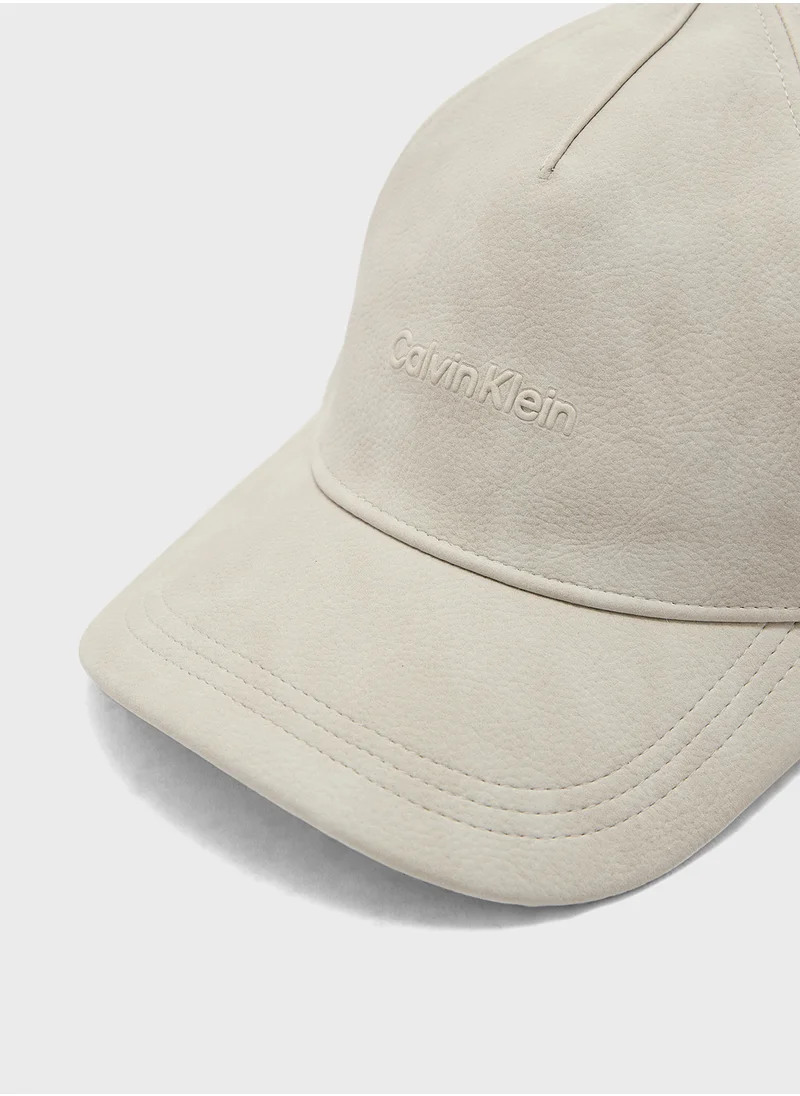 كالفن كلاين Nubuck Baseball Curved Peak Cap
