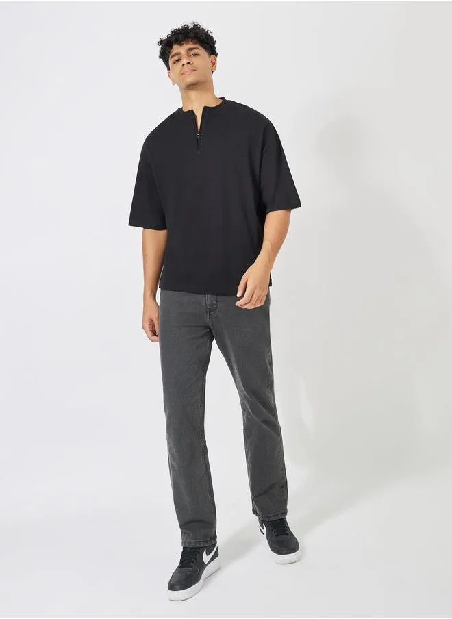 ستايلي Boxy Fit Henley T-Shirt with Zip Detail