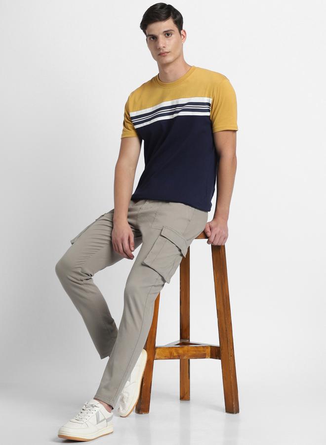 Dennis Lingo بنطال كارجو رجالي بقصّة Slim Fit باللون الرمادي من Mouse  - Image 1