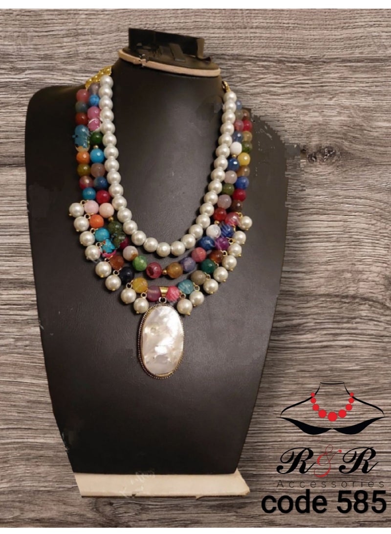 R&R Women's multi-stage necklace made of natural agate and seashell pendant