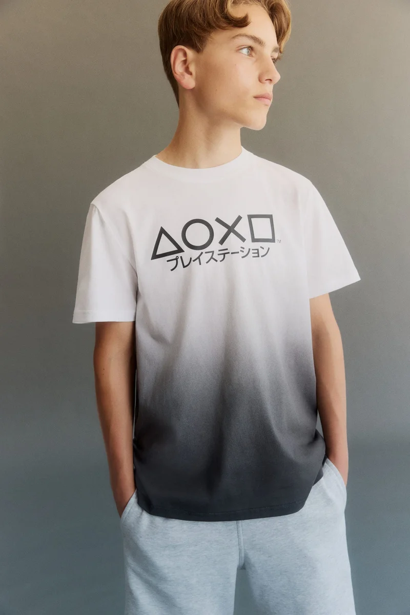 اتش اند ام تي-شيرت قطني بطبعة