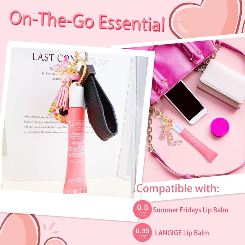 2 قطعة من أغطية مفاتيح لعطلات نهاية الأسبوع الصيفية، من ماركة Glossier، تحتوي على بلسم شفاه وحلقات مزينة بحروف أولية لحمل أحمر الشفاه. - Image 3