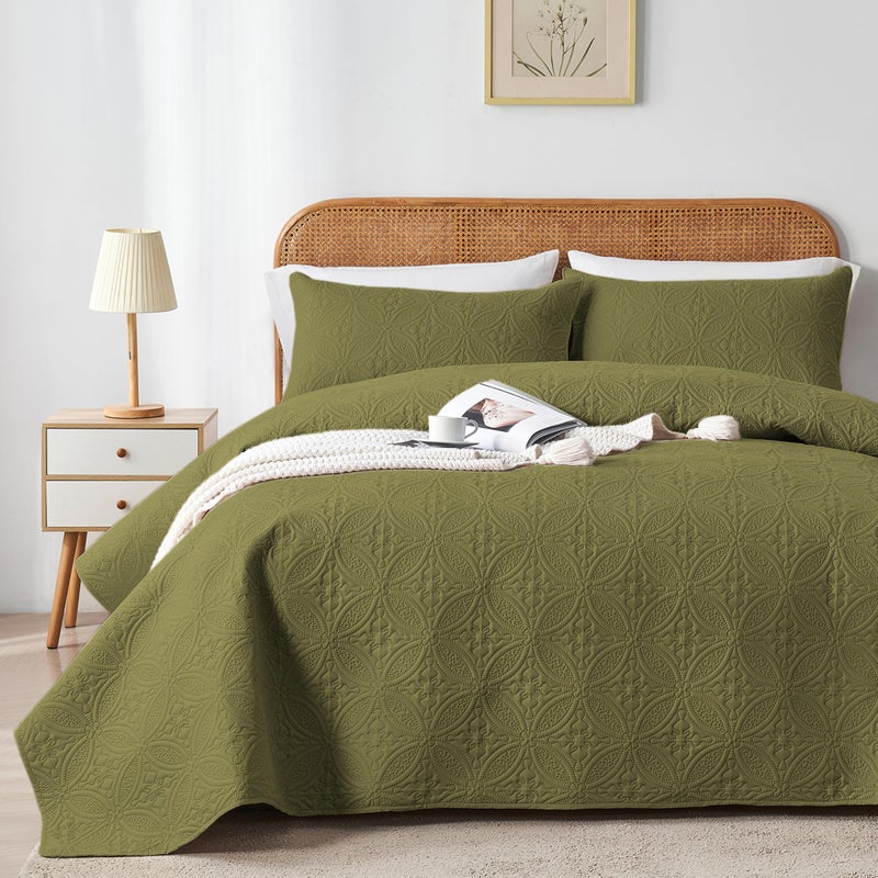 WURUIBO Full/Queen Quilt Set Olive Green, Microfiber Lightweight Bedspreads, Ultrasonic Embossed Solid Coverlet, Thin Bedding Set for All Season, Soft Breathable Bed Cover(1 Quilt, 2 Pillow Shams) - Image 1