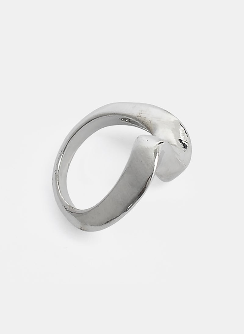 Akher el Ankoud Classic Ring With A Simple Wave Design - Image 2