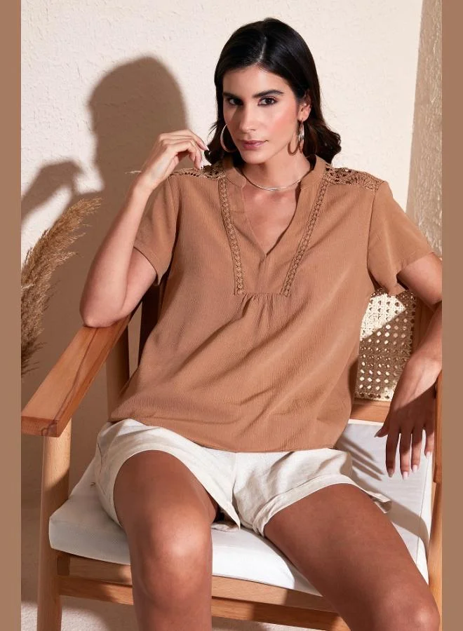 Lela Lela Guipure Detailed 100% Cotton Regular Fit V-Neck Blouse Women's BLOUSE 611BZ0286