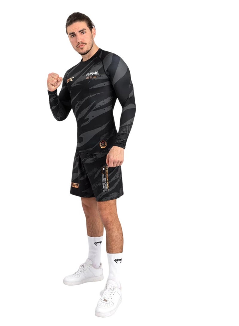 VENUM UFC ADRENALINE BY VENUM FIGHT WEEK MENS PERFORMANCE LONG-SLEEVE RASHGUARD URBAN CAMO - Image 2
