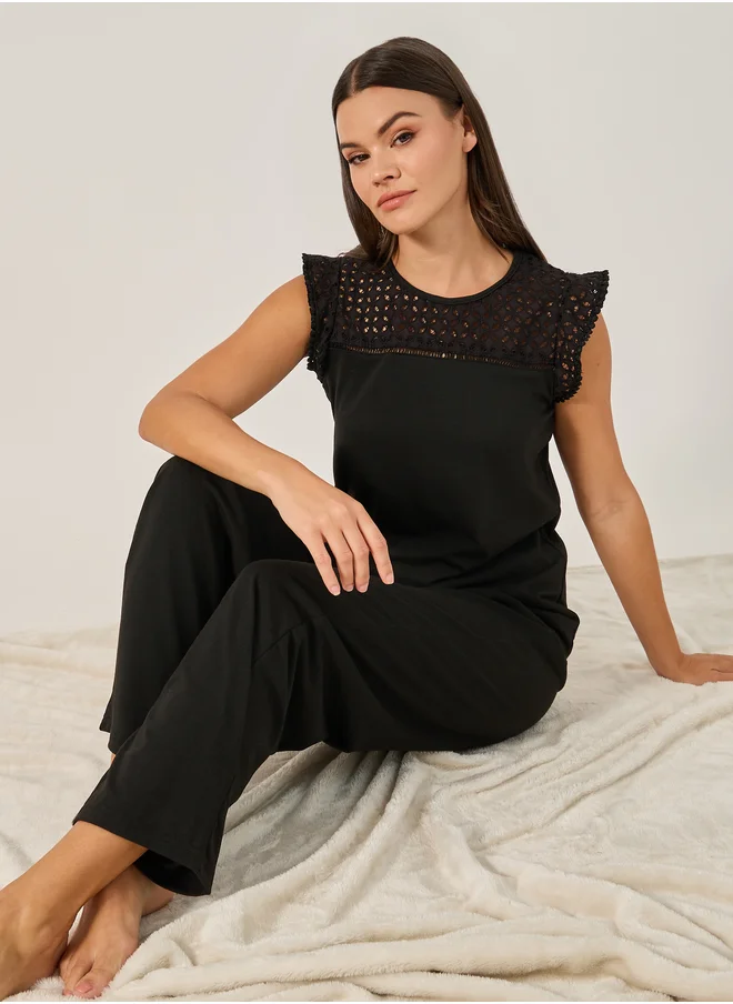 ستايلي Schiffli Yoke Pompom Trim Detail Top and Pyjama Pants Set