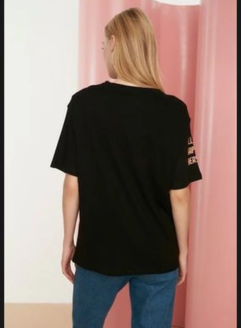 trendyol Black 100% Cotton Space Printed Boyfriend Fits Crew Neck Knitted T-Shirt TWOSS21TS3663