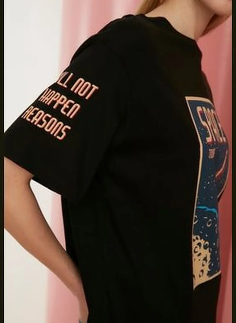 trendyol Black 100% Cotton Space Printed Boyfriend Fits Crew Neck Knitted T-Shirt TWOSS21TS3663
