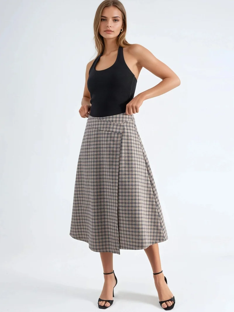 هيكاب تنورة ميدي كاروهات بخصر عالٍ