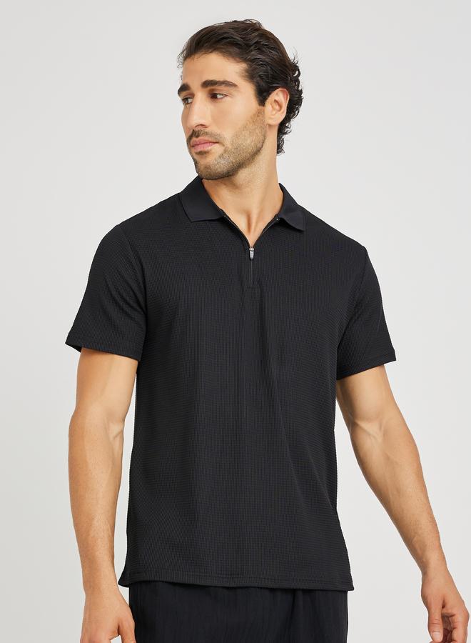 ستايلي تيشيرت بولو رجالي أسود بسحاب أمامي ومقاس مريح - Image 1