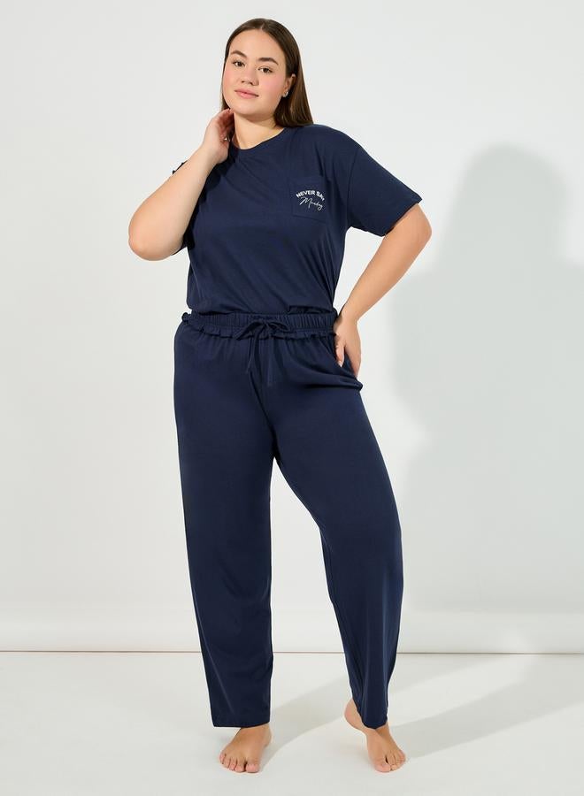 Styli Plus Size Slogan Pocket Print T-Shirt & Ruffle Waistband Pyjama Set  - Image 5