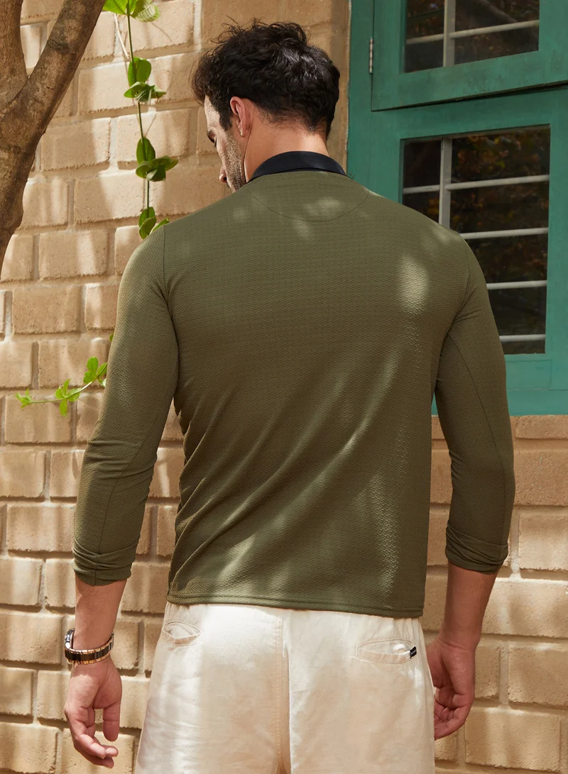كامبوس سوترا Men's Olive Green & Obsidian Black Textured Cuban Polo T-Shirt
