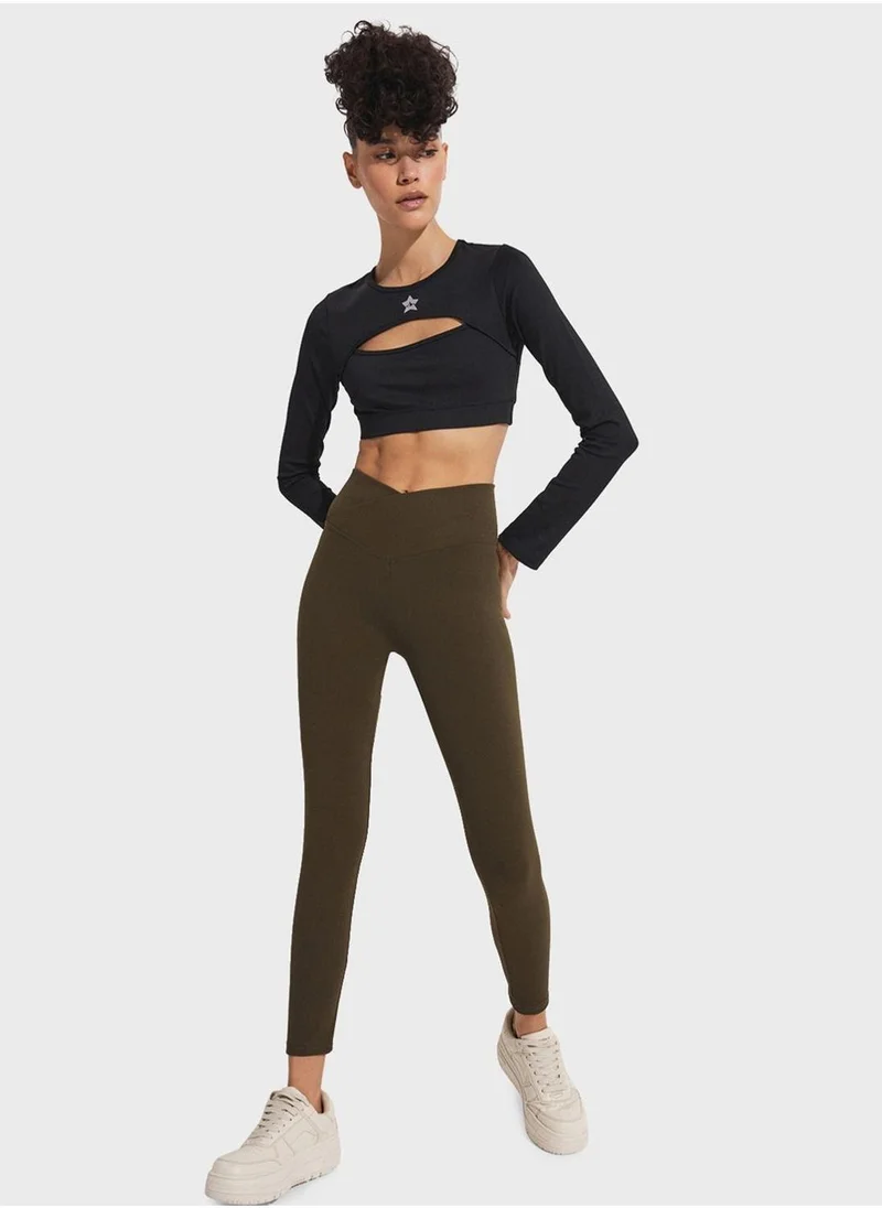 جون Window Detail Sports Bra