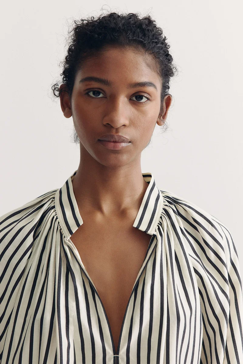 اتش اند ام بلوزة واسعة