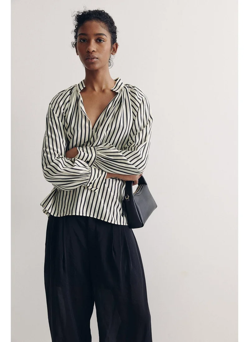 H&M Oversized blouse
