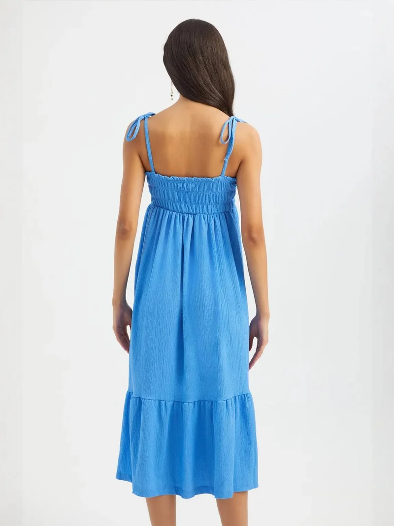 هيكاب فستان ميدي بحمالات مكشكش بياقة مربعة وطبقات