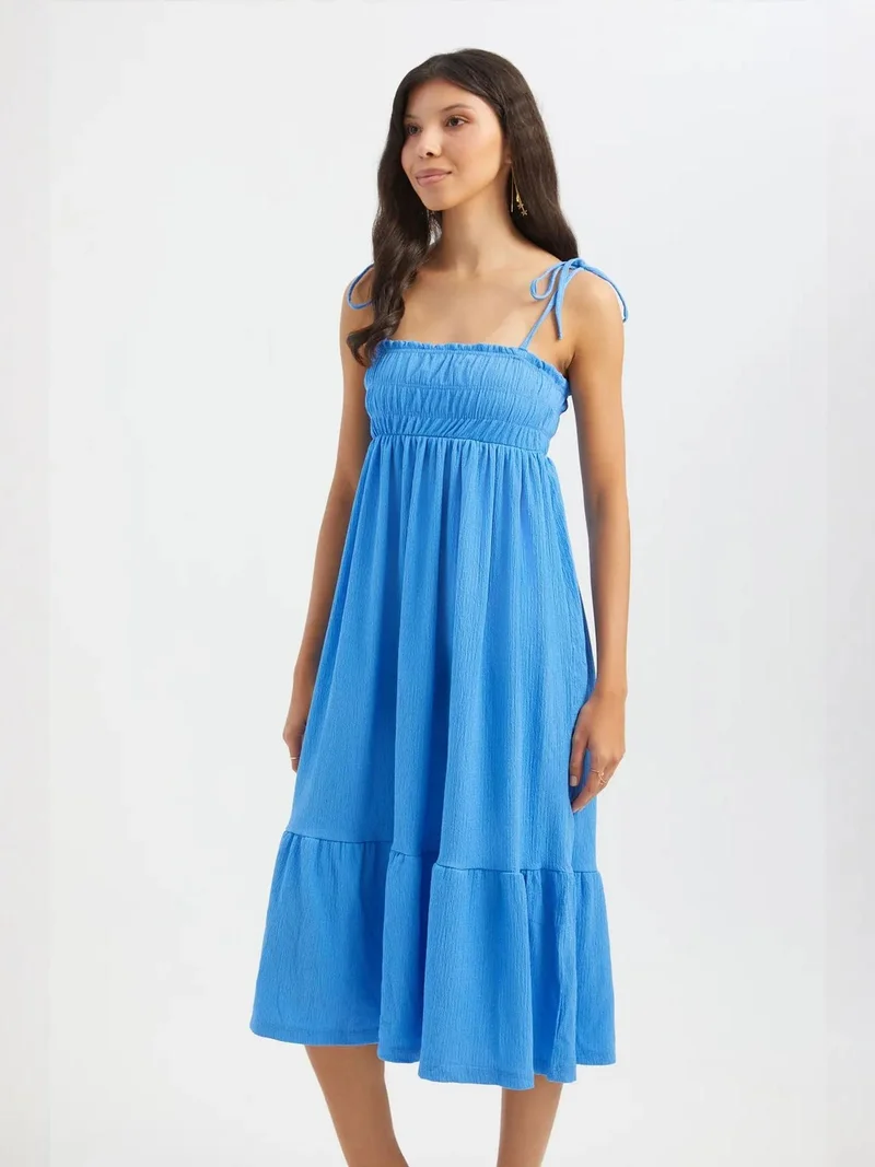 هيكاب فستان ميدي بحمالات مكشكش بياقة مربعة وطبقات