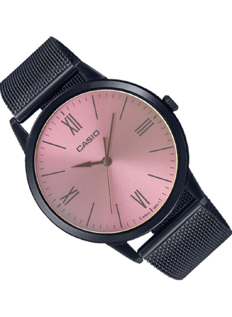 كاسيو ساعة كاسيو للرجال مينا وردية بسوار شبكي من الستانلس ستيل وبسوار مطلي بطلاء مؤين أسود MTP-E600MB-4BDF. - Image 2