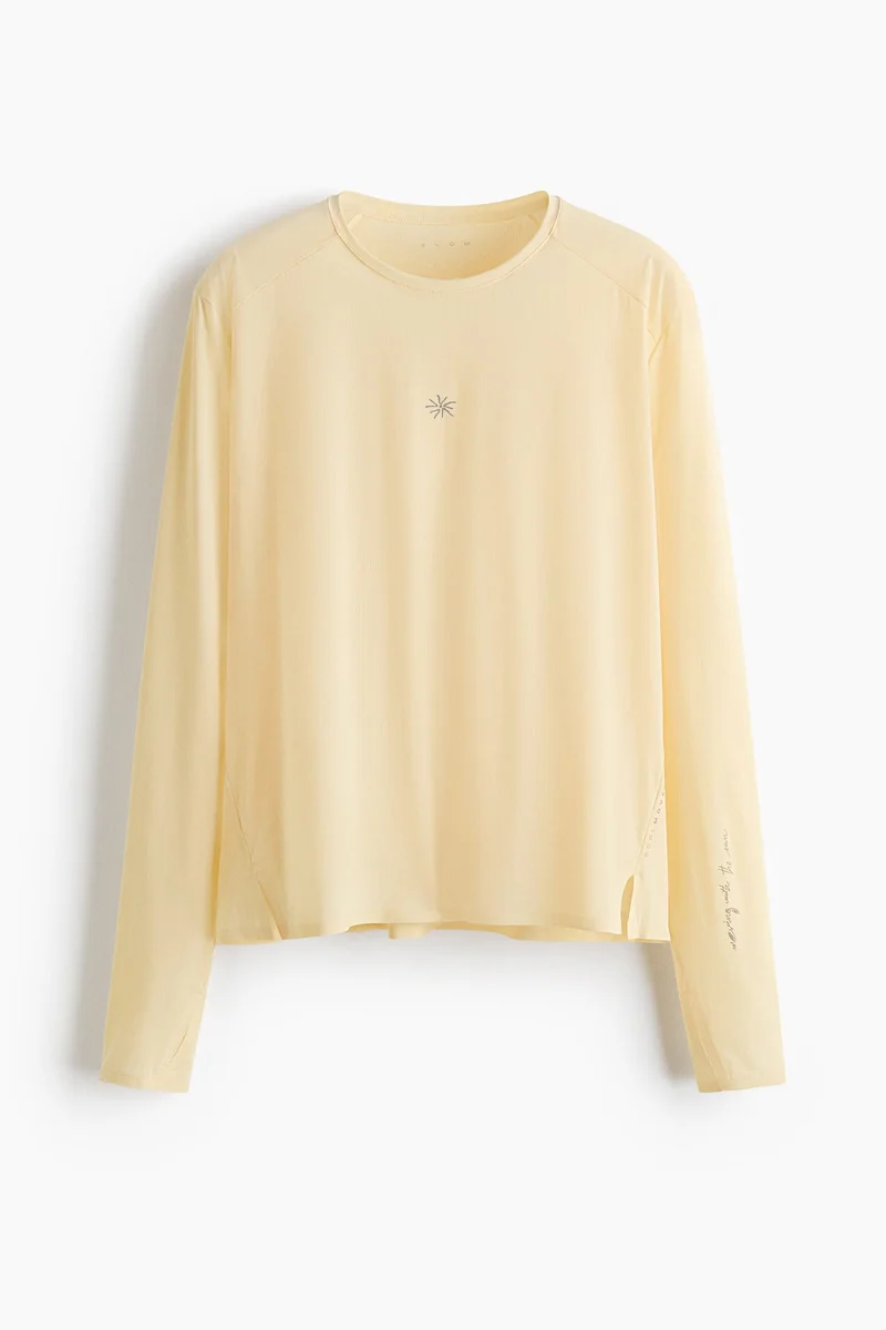 Sports top with CoolMove™