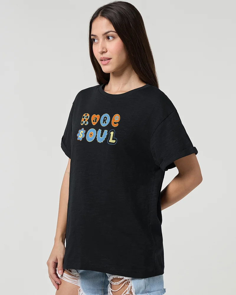 بيواكوف Women's Black Rare Soul Graphic Printed Boyfriend T-shirt