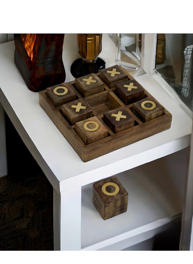 XO board game, handmade, made of wood, divided into squares, with the symbols X and O drawn on them, and characterized by its wooden base, which makes it rest on the table or on the floor.