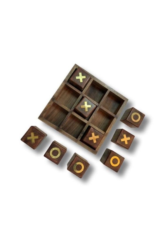 XO board game, handmade, made of wood, divided into squares, with the symbols X and O drawn on them, and characterized by its wooden base, which makes it rest on the table or on the floor.