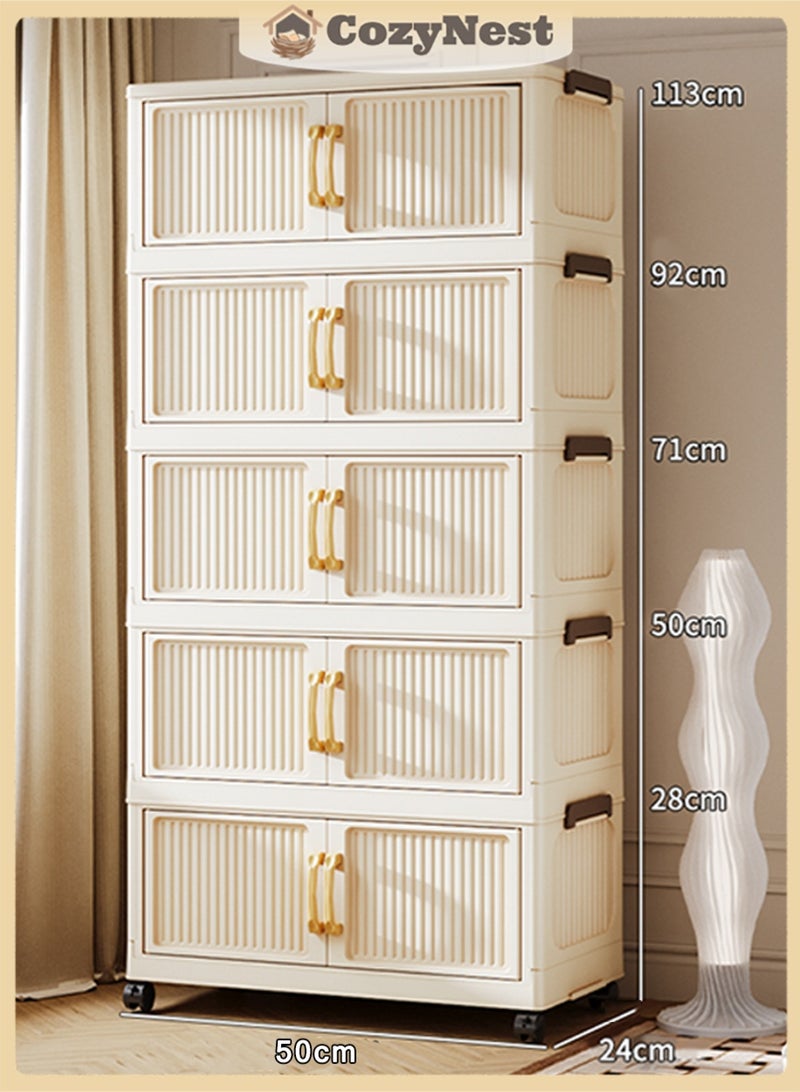 كوزينيست خزانة تخزين بلاستيكية قابلة للطي من 5 طبقات مع مقابض وباب مزدوج مغناطيسي وعجلات، عرض 50 سم، صندوق منظم قابل للتكديس باللون الأبيض الكريم للملابس، الألعاب، الكتب واللوازم المكتبية - Image 1