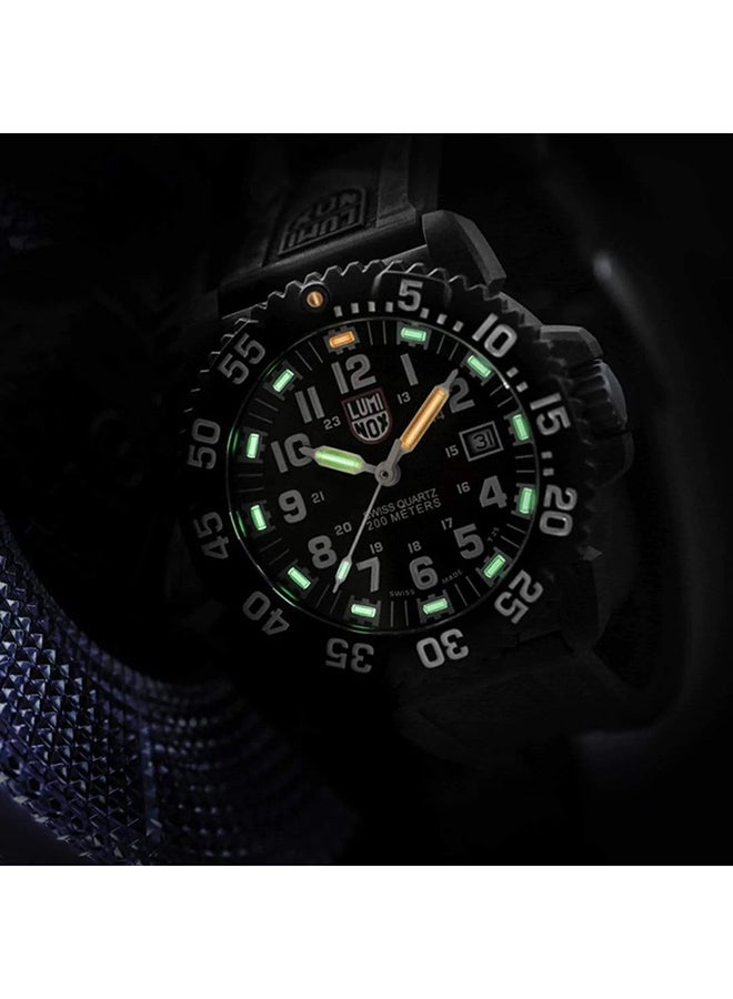 Luminox ساعة يد مطاطية دائرية الشكل للرجال XS.3051.F - 44 مم - Image 4