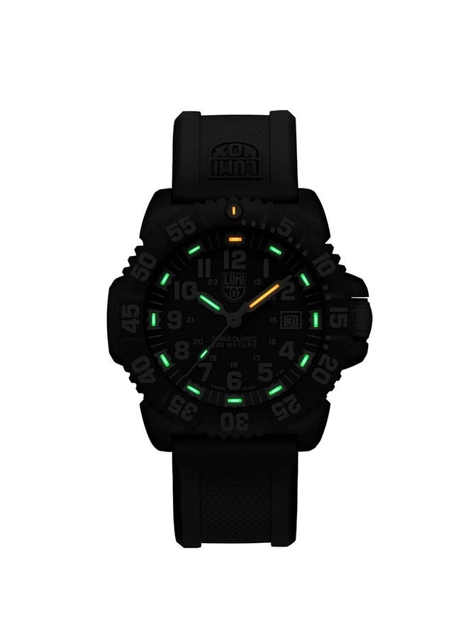 Luminox ساعة يد مطاطية دائرية الشكل للرجال XS.3051.F - 44 مم - Image 2