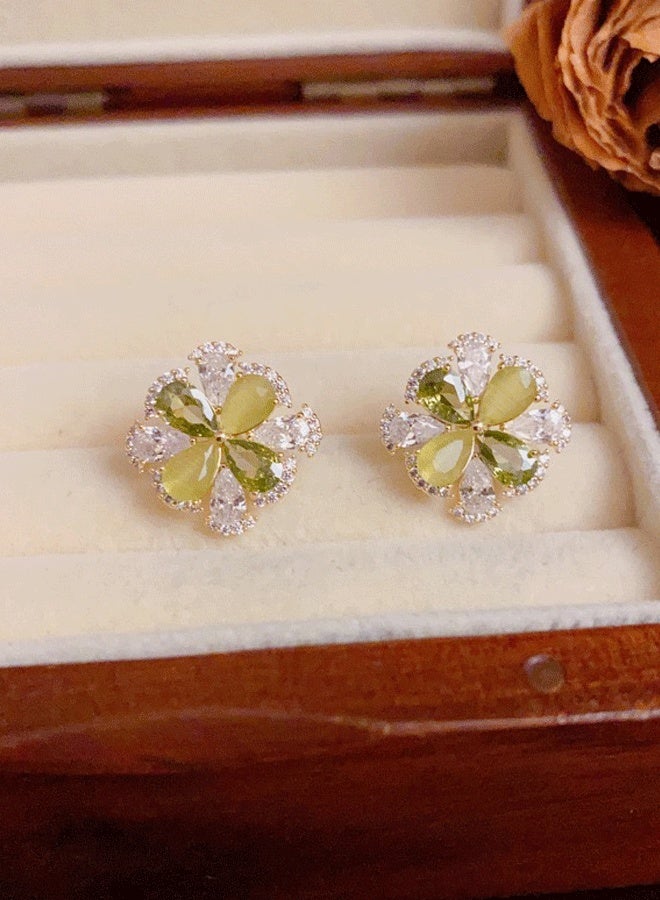 Four-Leaf Clover Shaped Gold-Plated Copper Alloy Earrings for Women - S925 Silver Needle Ear Jewelry with Zircon/Crystal Inlays, Fashionable Delicate Lightweight Ladies' Elegant Ear Accessories - Image 3