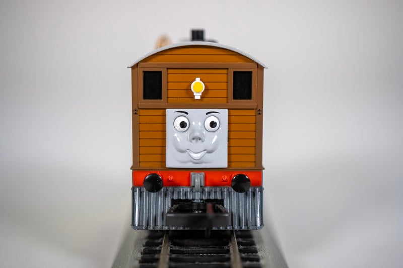 Bachmann Trains Thomas And Friends - Toby The Tram Engine With Moving Eyes, Black, 0.5 Liters - Image 3