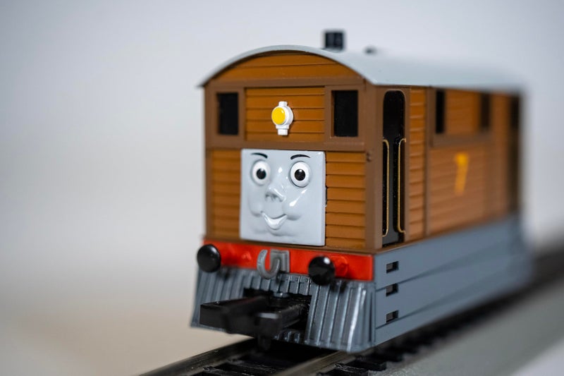Bachmann Trains Thomas And Friends - Toby The Tram Engine With Moving Eyes, Black, 0.5 Liters - Image 4