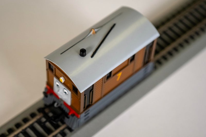 Bachmann Trains Thomas And Friends - Toby The Tram Engine With Moving Eyes, Black, 0.5 Liters - Image 2