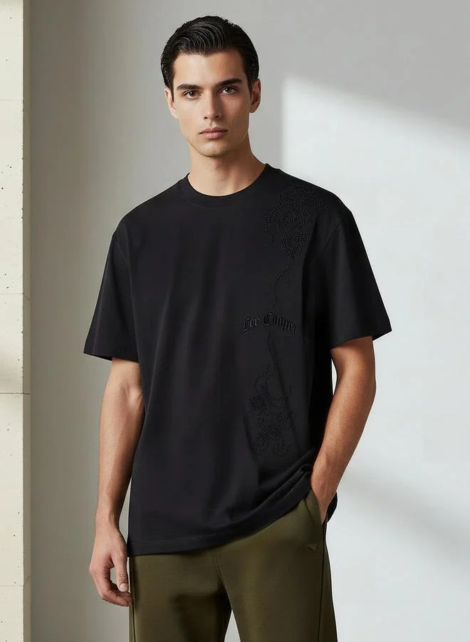 لي كوبر Lee Cooper Men Regular Fit Crew Neck Short Sleeves Embellished T shirt