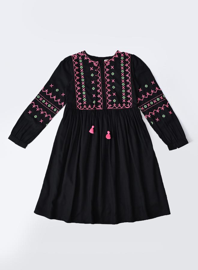 بيلا مودا فستان أسود مطرز - Image 2