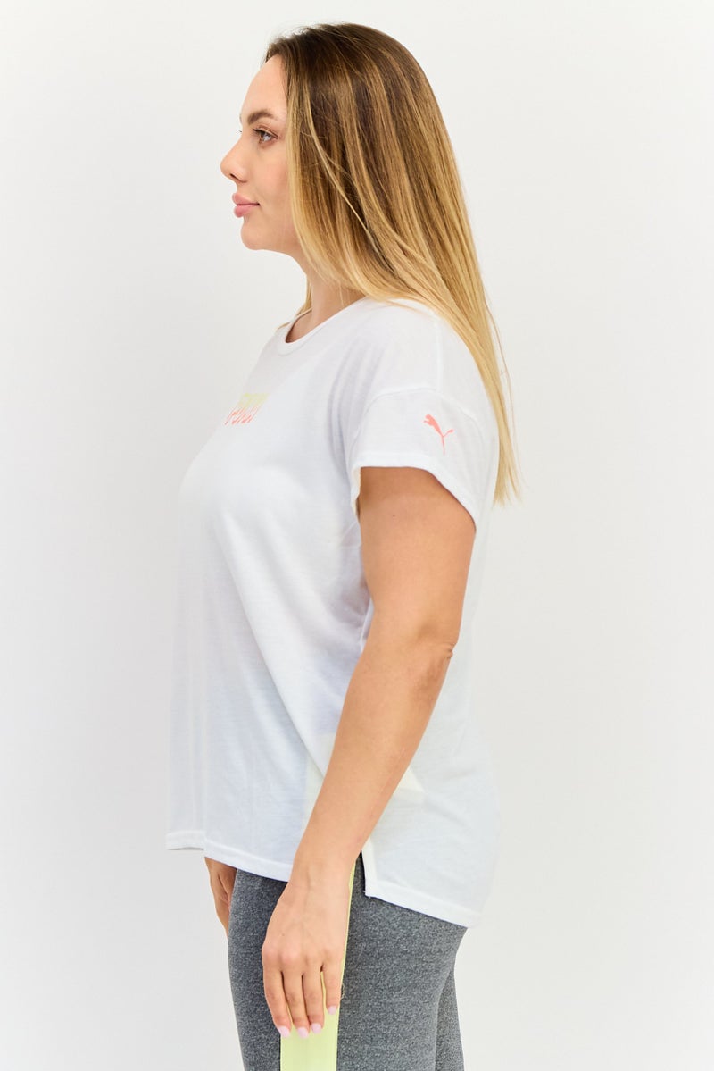 PUMA تي شيرت رياضي نسائي بأكمام قصيرة بشعار العلامة التجارية، أبيض - Image 4