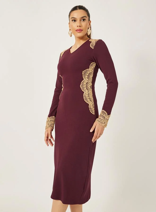 Styli Styli Lace Detail V-Neck Bodycon Midi Dress