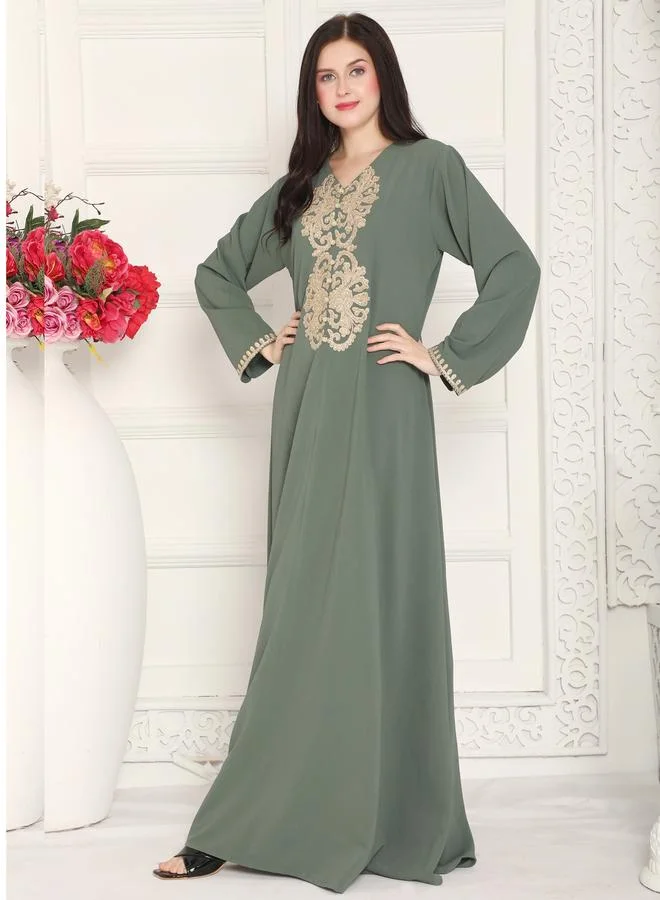 مكسيم كريشن جلابية بياقة دائرية وتطريز دوري