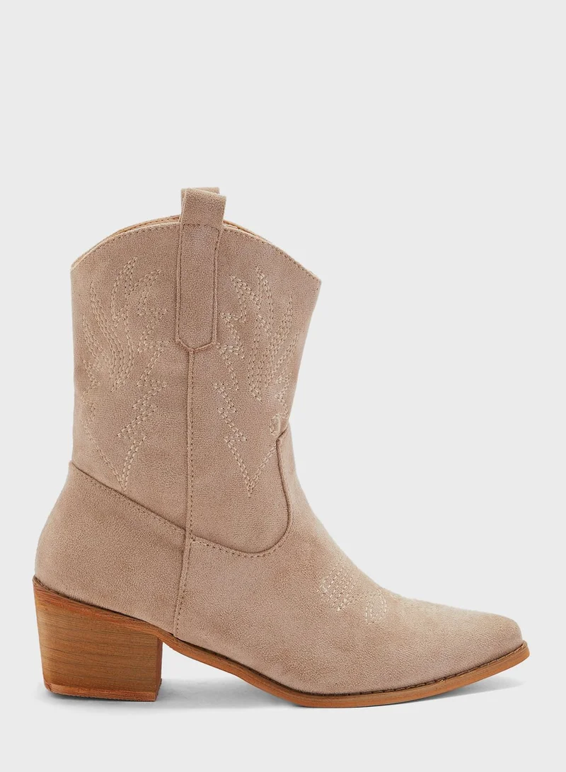 ايلا Embroidered Suede Cowboy Ankle Boots