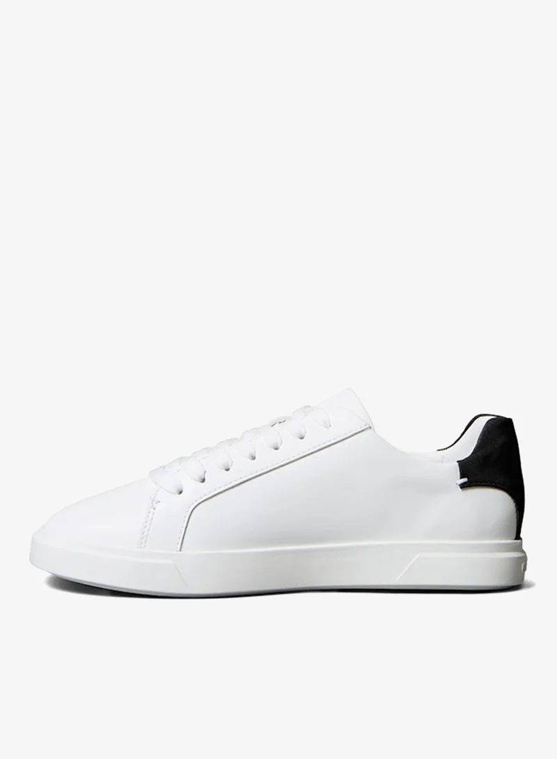 كالفن كلاين بروكي - أحذية رياضية بشعار جلدي مميز