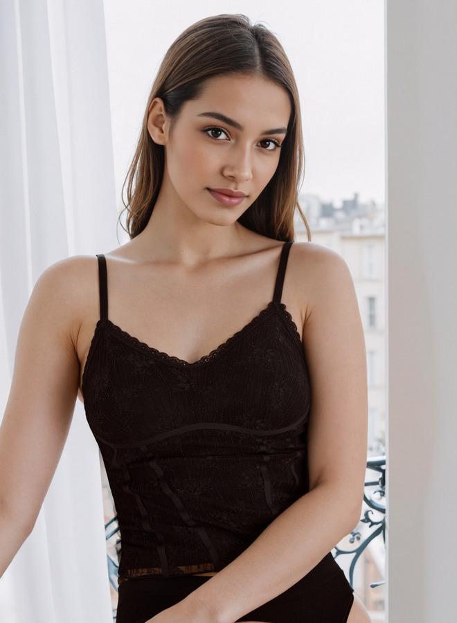 سبلاش فيڤ بلوزة كاميسول دانتيل بتفاصيل نسيج وأشرطة قابلة للتعديل - Image 1