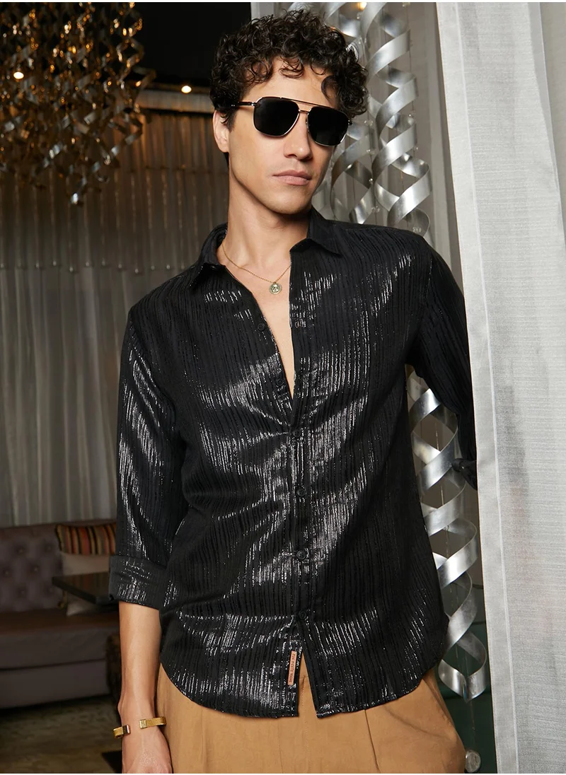Campus Sutra Men's Metallic Black Metallic Blushed Shirt